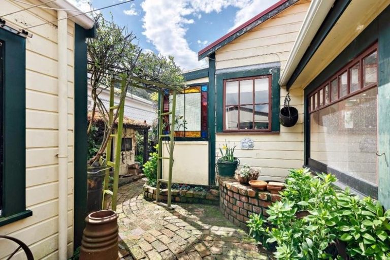 Photo of property in 7 Poplar Grove, Thorndon, Wellington, 6011