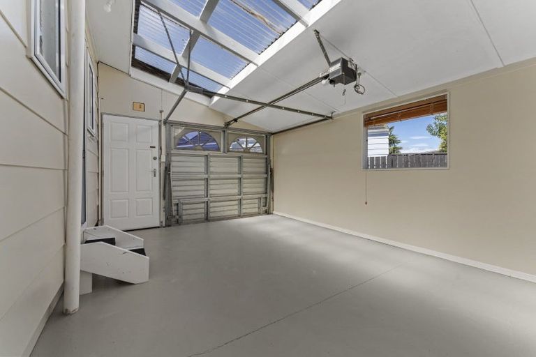 Photo of property in 5 Newton Place, Westbrook, Palmerston North, 4412