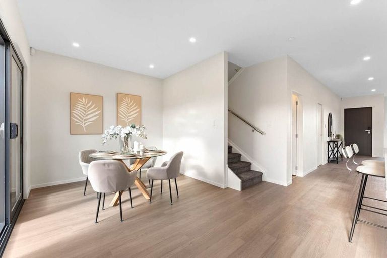 Photo of property in 65 Picnic Point Road, Hobsonville, 0616