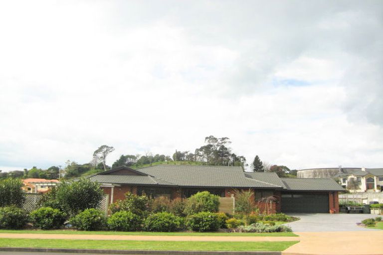 Photo of property in 23 Shelter Grove, Frankleigh Park, New Plymouth, 4310
