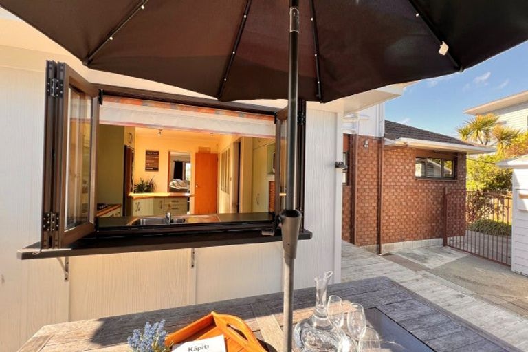 Photo of property in 254 Manly Street, Paraparaumu Beach, Paraparaumu, 5032