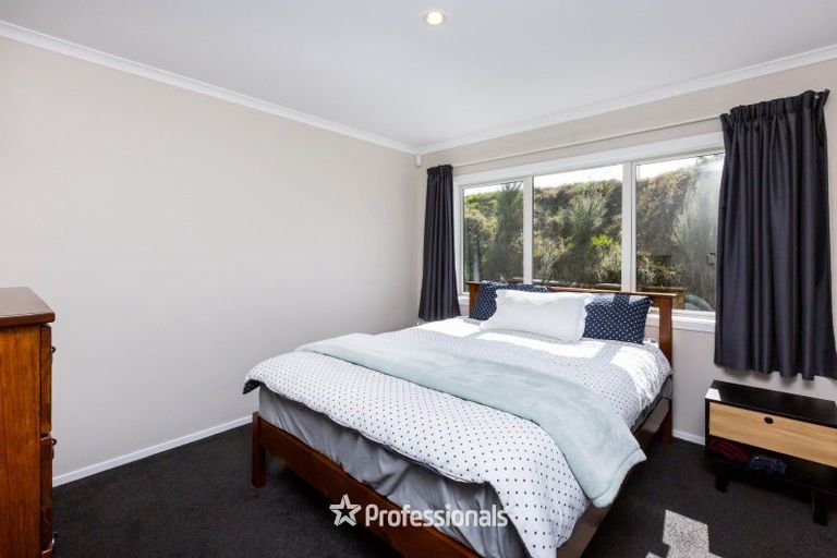Photo of property in 88 Sunstone Crescent, Timberlea, Upper Hutt, 5018
