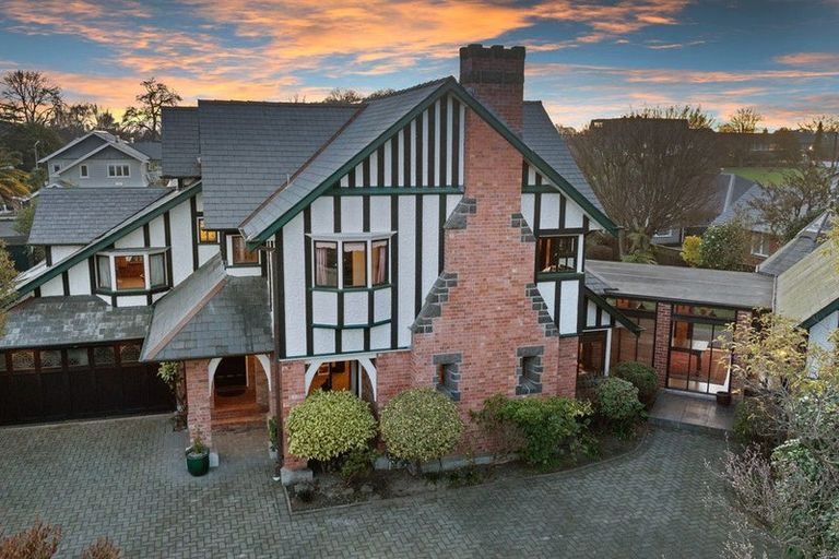 Photo of property in 283 Papanui Road, Merivale, Christchurch, 8052