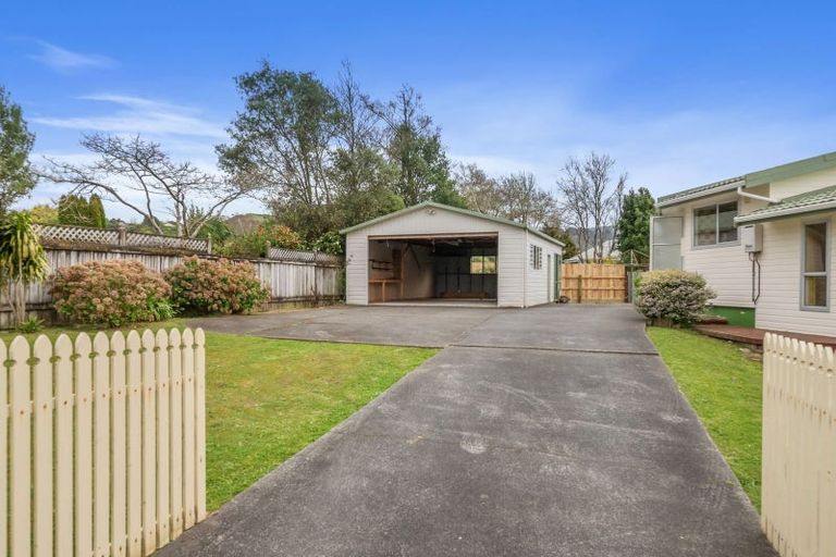 Photo of property in 106 Gemstone Drive, Birchville, Upper Hutt, 5018