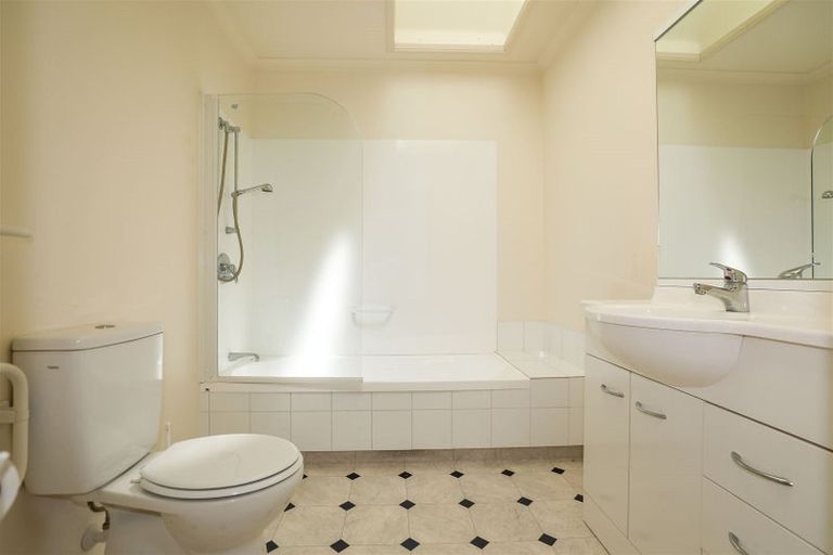 Photo of property in 19 Lakeridge Close, Rangatira Park, Taupo, 3330