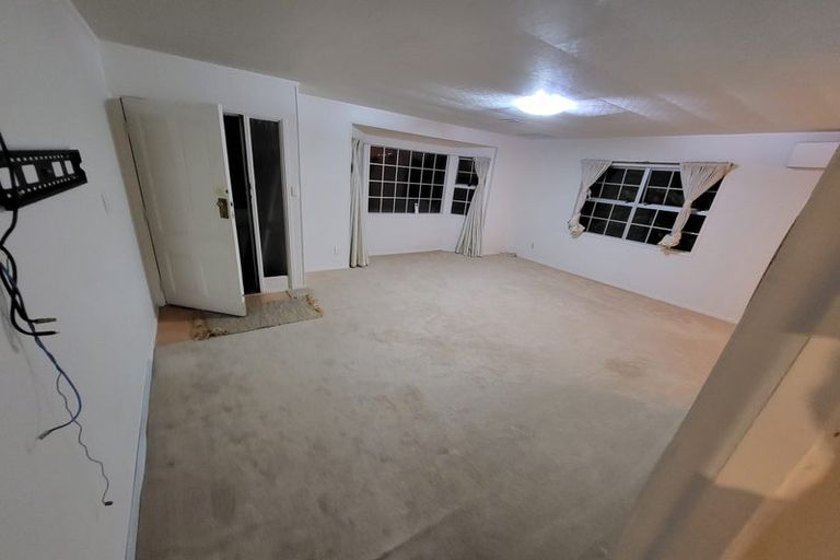 Photo of property in 7 Palmetto Place, Goodwood Heights, Auckland, 2105