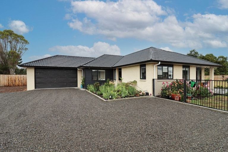 Photo of property in 13 Madison Street, Carterton, 5713