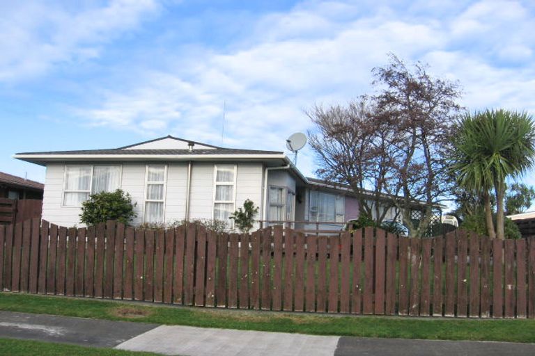 Photo of property in 12 Paradise Place, Milson, Palmerston North, 4414