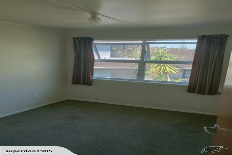 Photo of property in 49 Edgewater Drive, Pakuranga, Auckland, 2010