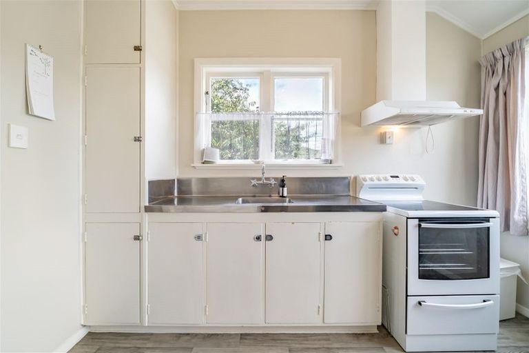 Photo of property in 4 Treadwell Street, Naenae, Lower Hutt, 5011