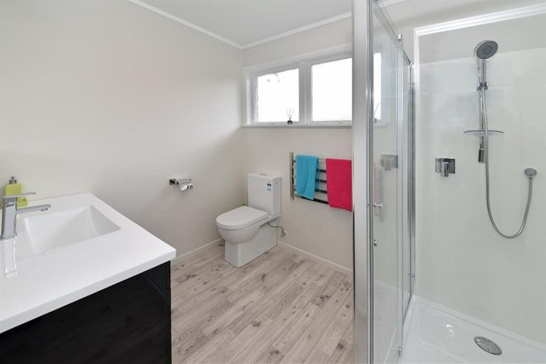 Photo of property in 1/46 Scenic Drive, Manurewa, Auckland, 2102