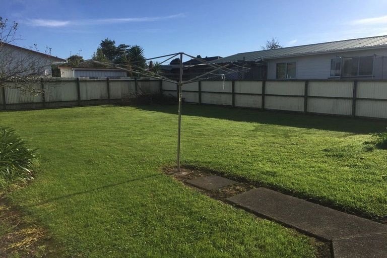 Photo of property in 22 Tironui Station Road East, Papakura, 2112