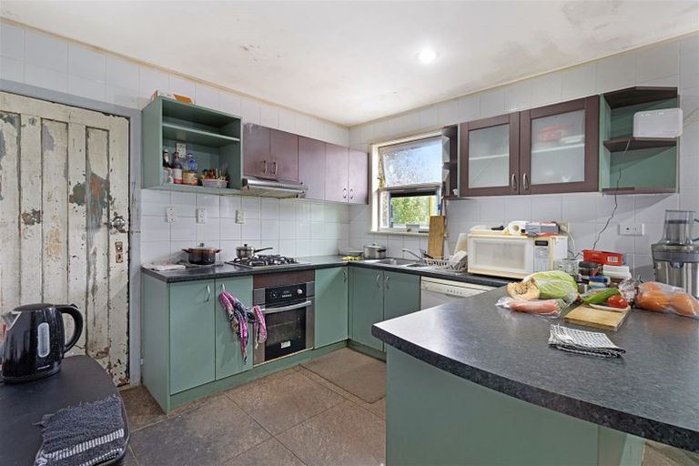 Photo of property in 97 Cobham Crescent, Kelston, Auckland, 0602