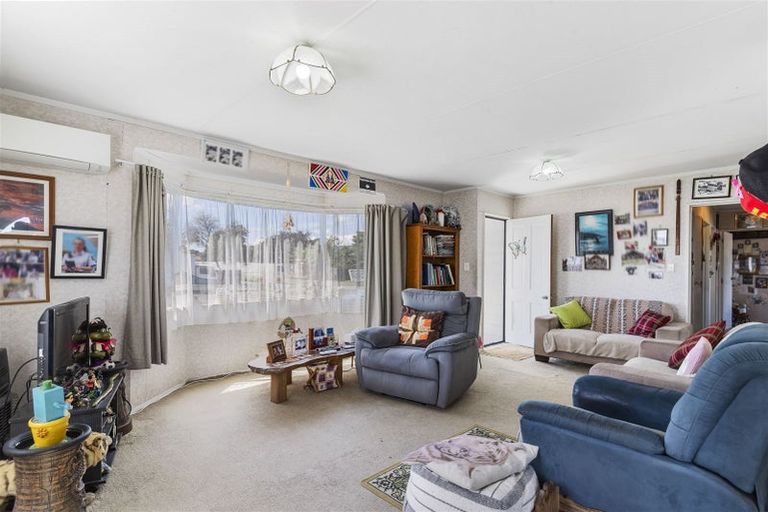 Photo of property in 86 Maplesden Drive, Clendon Park, Auckland, 2103