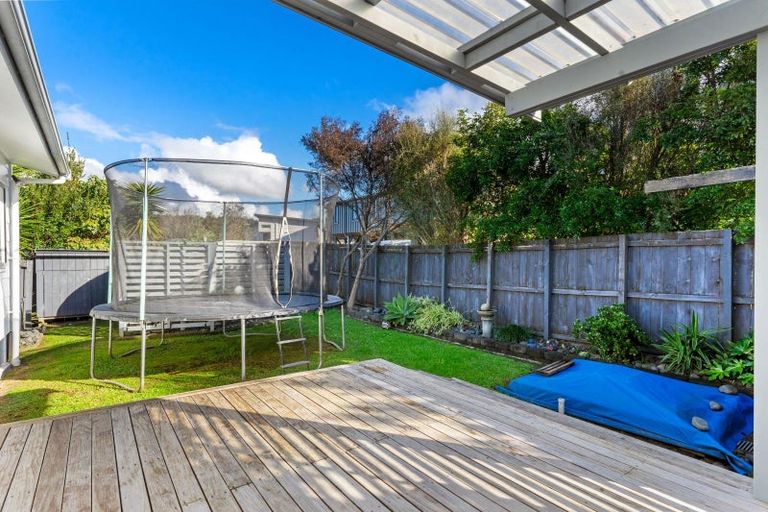 Photo of property in 45 Stillwater Crescent, Stillwater, Silverdale, 0993