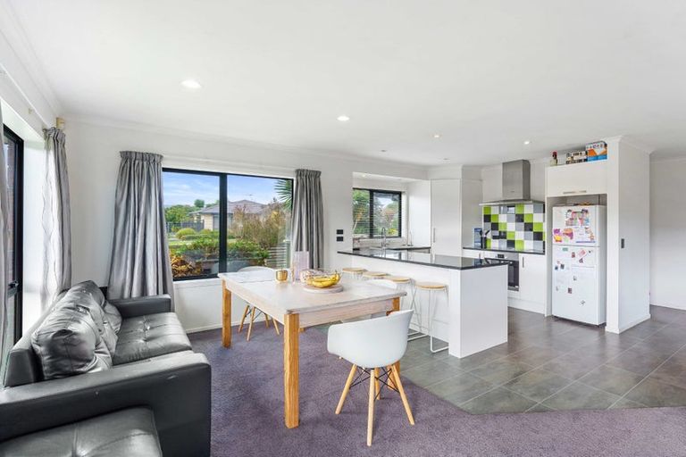 Photo of property in 10 Moy Place, Otaki, 5512