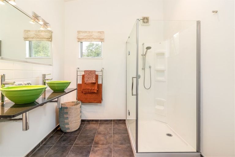 Photo of property in 18 Dalefield Drive, Cashmere, Christchurch, 8022