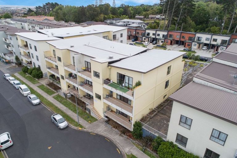 Photo of property in 24c/132 Stancombe Road, Flat Bush, Auckland, 2016