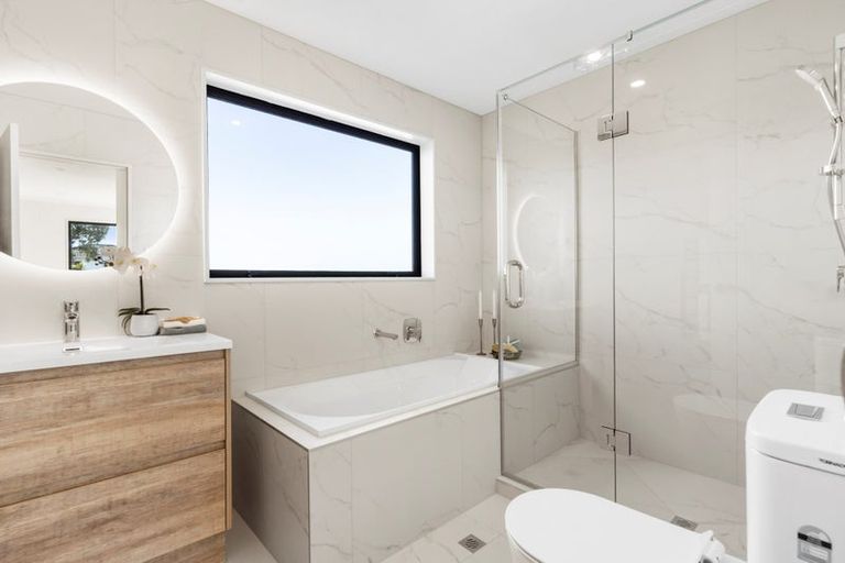 Photo of property in 136c Forrest Hill Road, Forrest Hill, Auckland, 0620