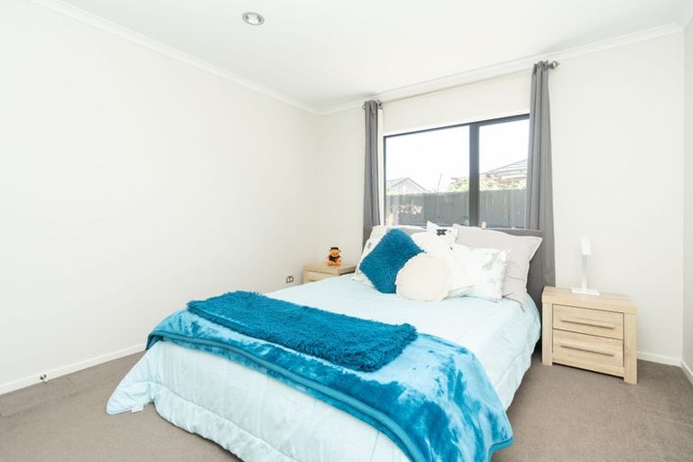 Photo of property in 28 Whitney Place, Rototuna North, Hamilton, 3210