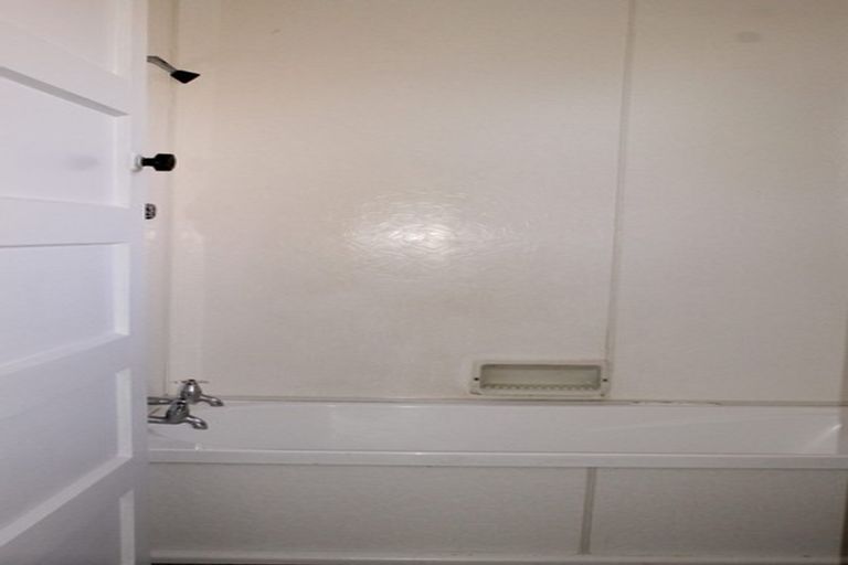 Photo of property in 28 Bright Street, Westport, 7825