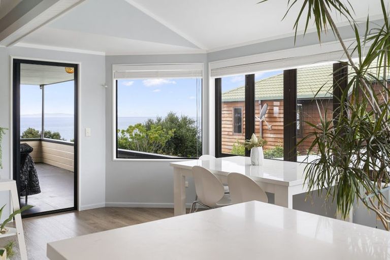 Photo of property in 146 Pacific Parade, Army Bay, Whangaparaoa, 0930