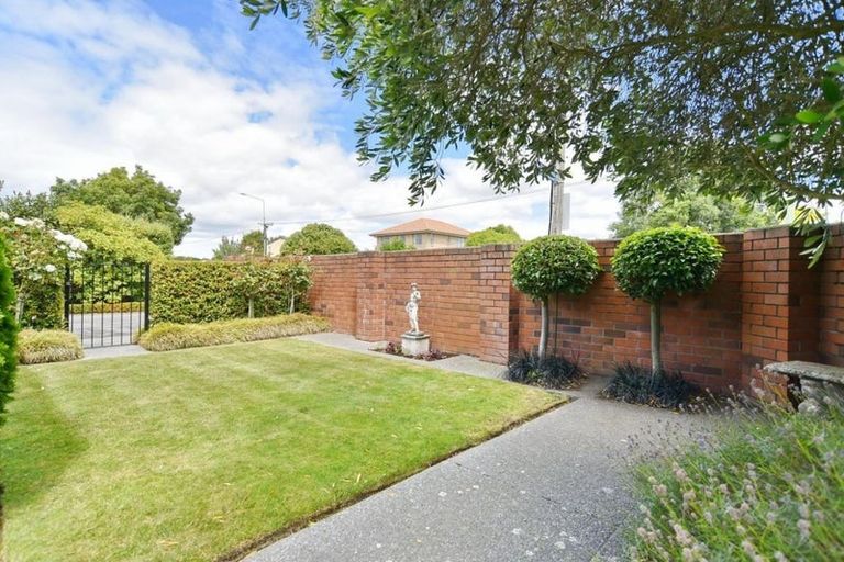 Photo of property in 158 Avonhead Road, Avonhead, Christchurch, 8042