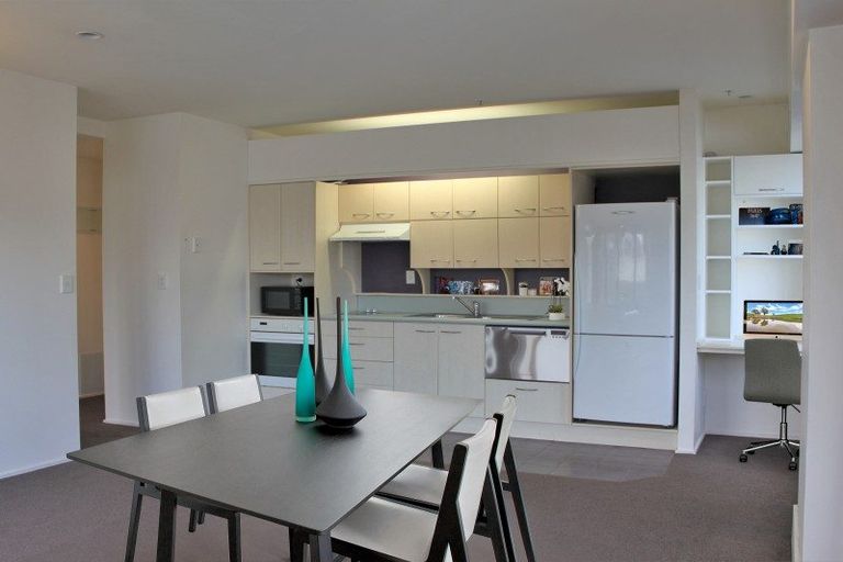 Photo of property in St Peters Apartments, 8a/192 Willis Street, Te Aro, Wellington, 6011