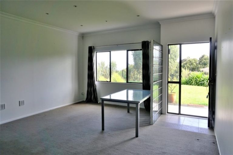 Photo of property in 14 Michael Bosher Way, Flat Bush, Auckland, 2019