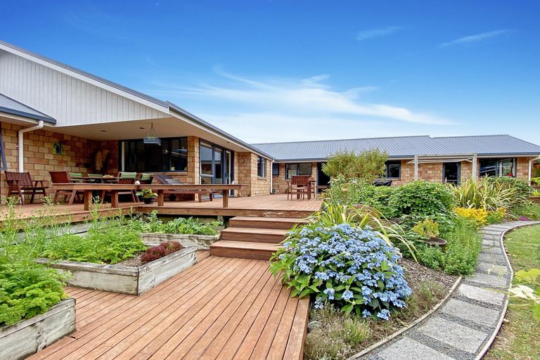 Photo of property in 21 Edkins Road, Kerikeri, 0230