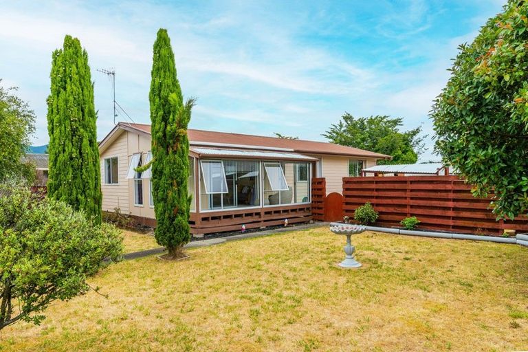 Photo of property in 9 Cypress Grove, Paraparaumu, 5032