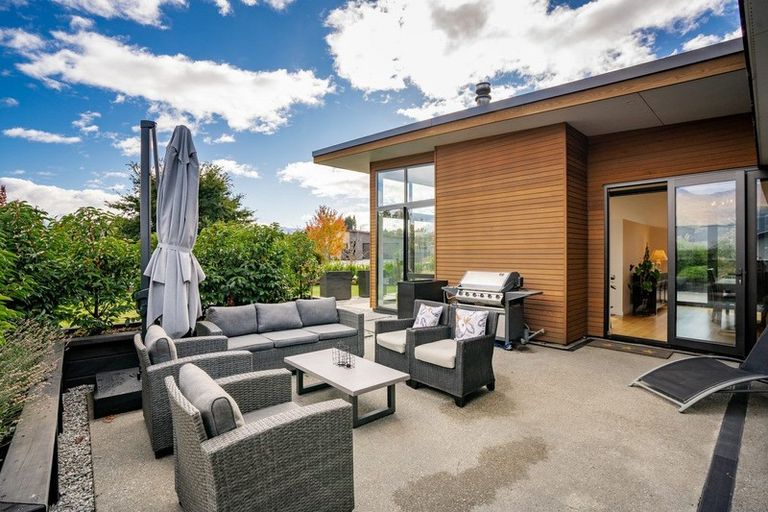 Photo of property in 73 Rob Roy Lane, Wanaka, 9305