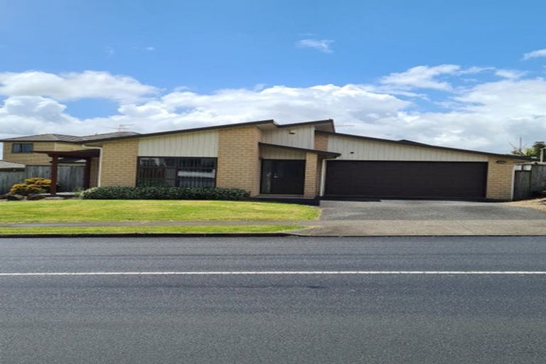 Photo of property in 72 Westgate Drive, Massey, Auckland, 0614