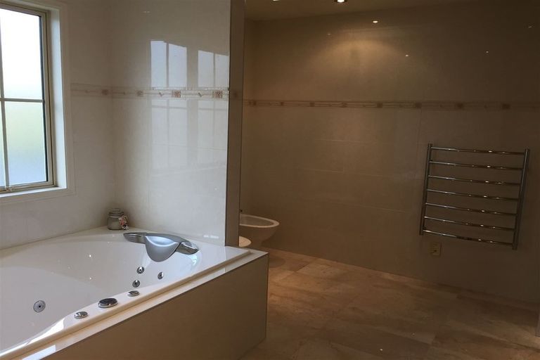 Photo of property in 30 Glandovey Road, Fendalton, Christchurch, 8052