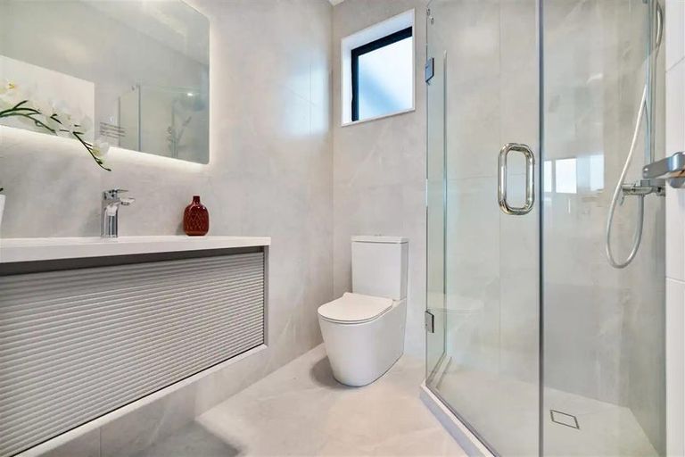 Photo of property in 34 Whakairo Crescent, Gulf Harbour, Whangaparaoa, 0930