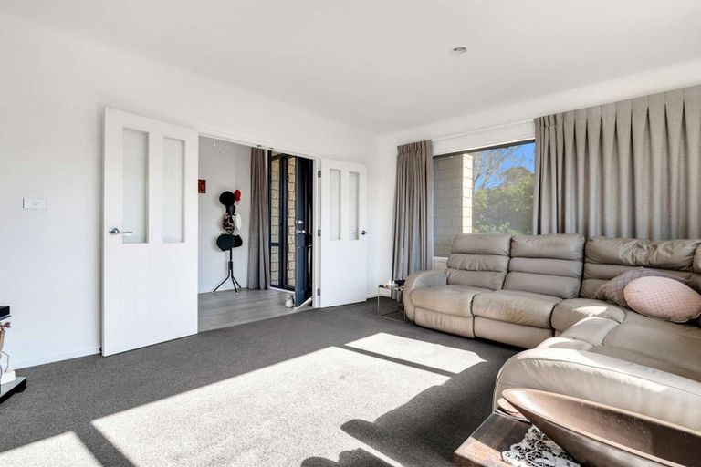 Photo of property in 137 Colombo Road, Waiuku, 2123