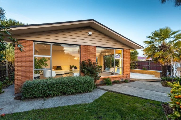 Photo of property in 6 Chilton Drive, Mairehau, Christchurch, 8052
