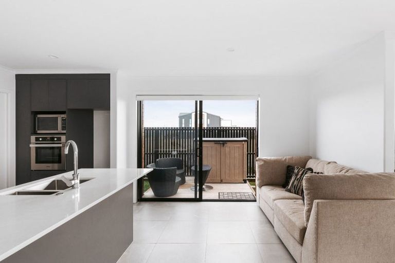 Photo of property in 20 Atutahi Lane, Papamoa, 3118