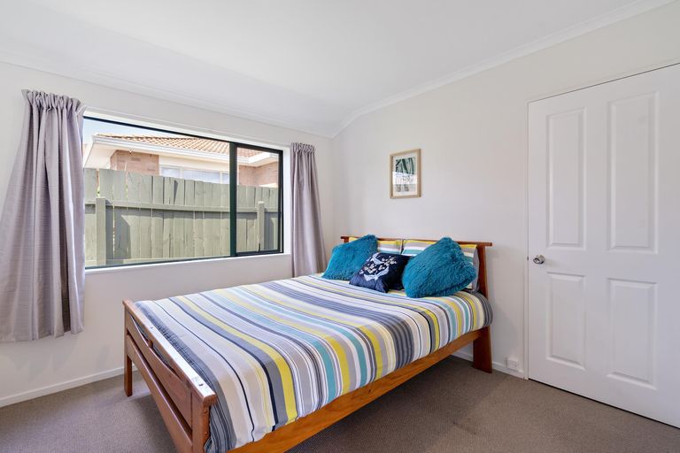 Photo of property in 42 Bellville Drive, Clendon Park, Auckland, 2103