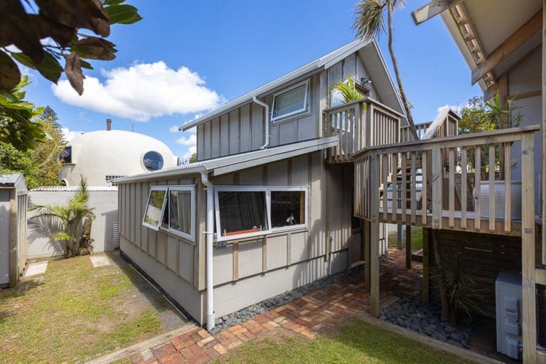 Photo of property in 5 Marine Parade, Orewa, 0931