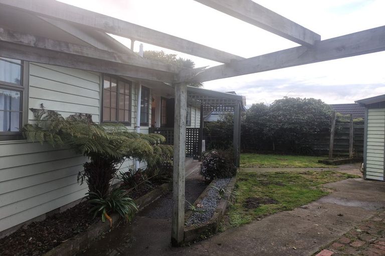 Photo of property in 64 Sunbrae Drive, Silverstream, Upper Hutt, 5019