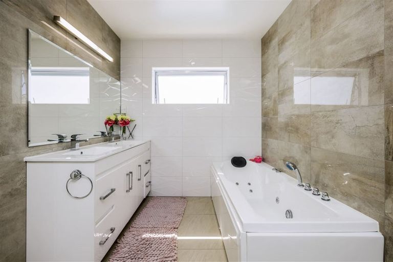 Photo of property in 11 Reding Street, Takanini, 2112