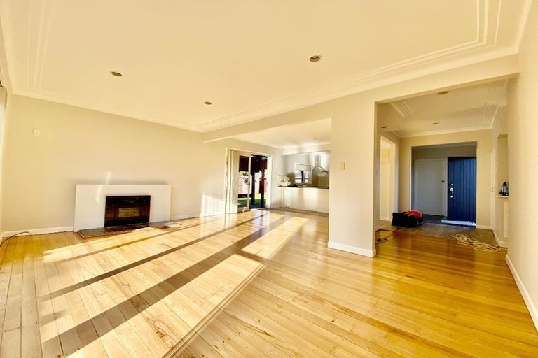 Photo of property in 17 View Road, Papakura, 2110