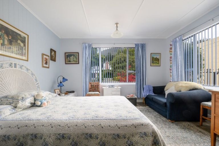 Photo of property in 50 Durham Street, Picton, 7220