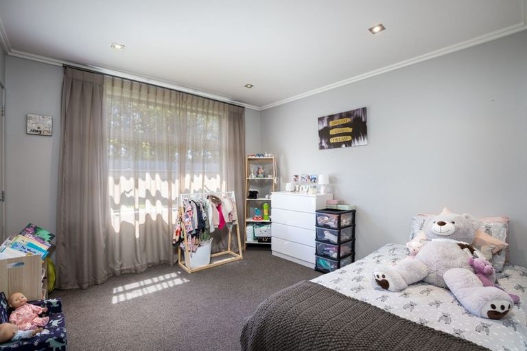Photo of property in 4 Neve Place, Strandon, New Plymouth, 4312