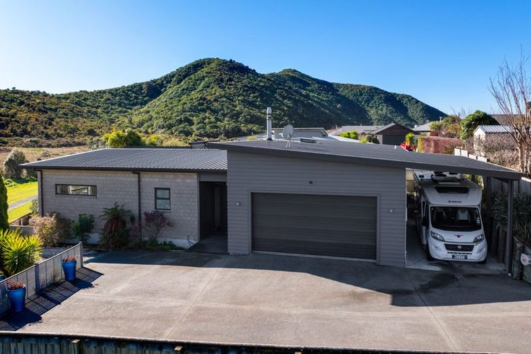 Photo of property in 21 Glentui Place, Waikawa, Picton, 7220