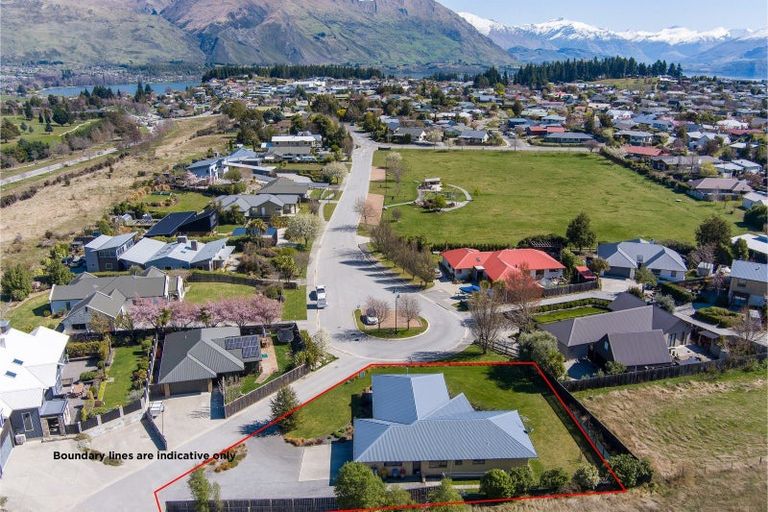 Photo of property in 22 Allenby Place, Wanaka, 9305