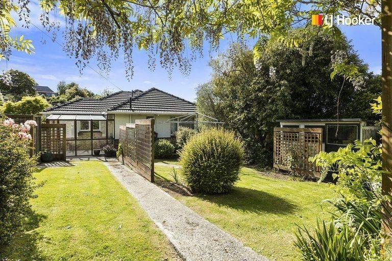 Photo of property in 1 Broomlea Street, Wakari, Dunedin, 9010