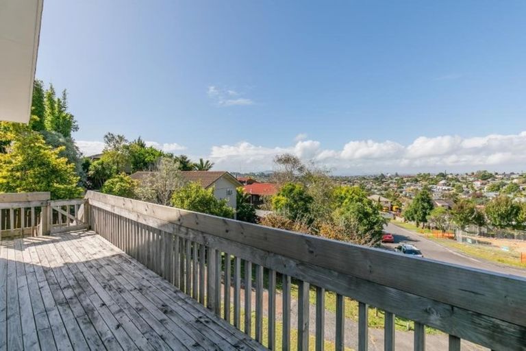 Photo of property in 13 Tableau Place, Totara Vale, Auckland, 0629