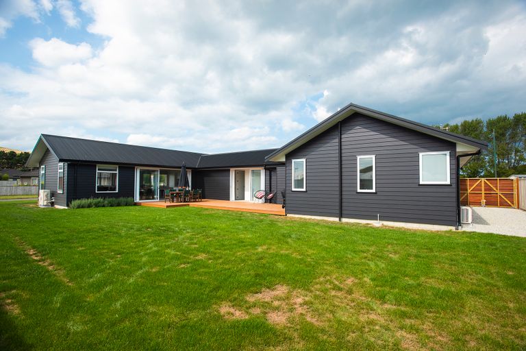 Photo of property in 53 Hamilton Drive, Wainui, Gisborne, 4010